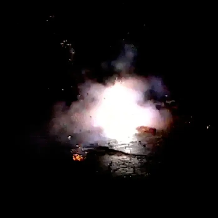 Antidote 200 Shot XXL™ Barrage Crackers - Image 2