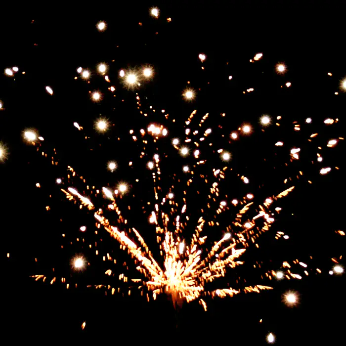 Blood Dragon™ 8 Shot XL® Roman Candles - Image 2